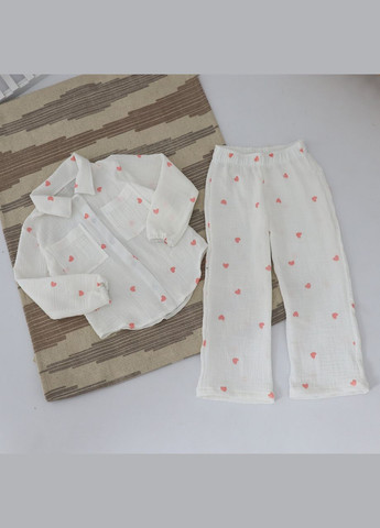 Белый летний детский муслиновый комплект рубашка+штаны розовые сердечки для девочки mrou с рубашкой, брючный No Brand