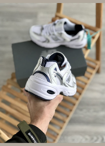 Білі Осінні кросівки чоловічі і жіночі No Brand 539 white silver | Нью Беланс 530