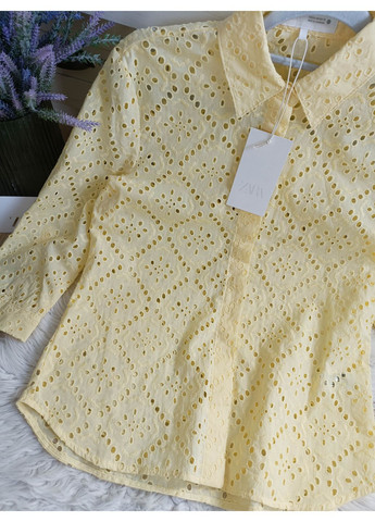 Жёлтая рубашка zw collection с прорезной вышивкой Zara