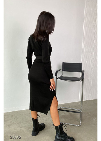 Черное повседневный вязаное платье-водолазка миди в рубчик Byron однотонное