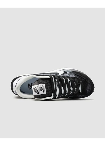 Белые демисезонные кроссовки мужские nike sacai x vaporwaffle black/white найк вапорвафл белые No Brand