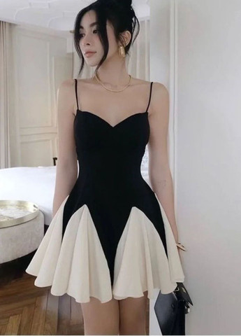 Черно-белое повседневный мини платье с пышной юбкой с пышной юбкой Tik-Tak однотонное