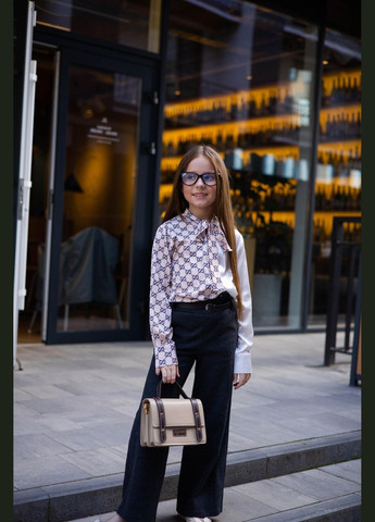 Белая с логотипом блузка IRmAS демисезонная