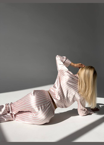 Светло-розовая всесезон нежная пижамка из лого Vakko