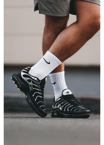 Серые демисезонные кроссовки мужские nike air max tn plus black green найк аир макс тн плюс No Brand