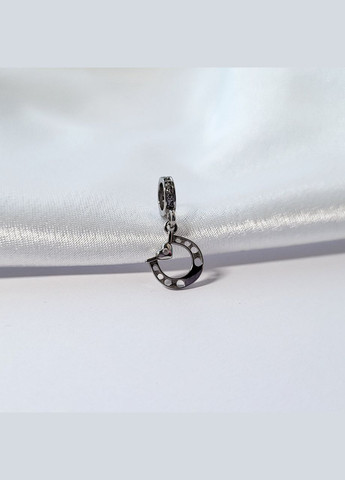 Серебряная шарм подвеска оберег Подкова с сердцем серебро 925 пробы Родированное (АРТ.1249п) 0.69г No Brand (316261673)