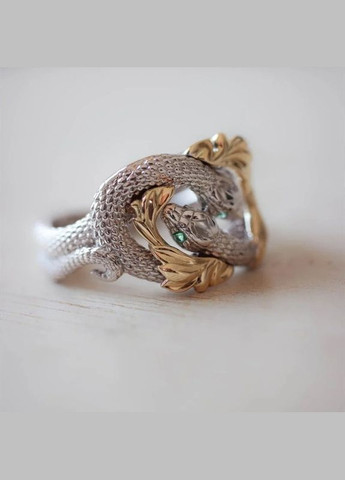 Кольцо два серебристых дракона с золотистыми крыльями дерутся Добро и Зло размер 18 Fashion Jewelry (289355693)