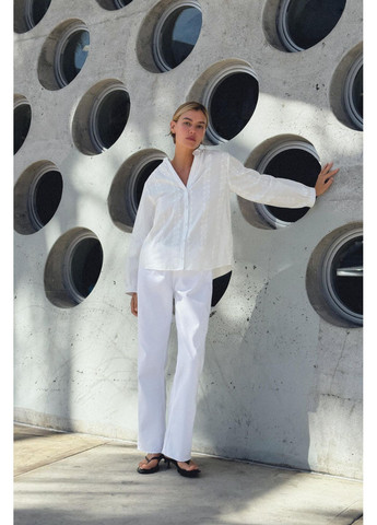 Белая блуза с прорезной вышивкой Zara