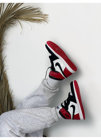 Черные демисезонные кроссовки мужские nike air jordan 1 retro high black red white найк аир джордан No Brand