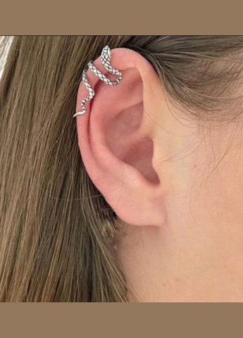 Серебряная сережка 1 шт каффа обманка Змейка без камней серебро 925 пробы Родированное 557р 1.40г No Brand (306741755)