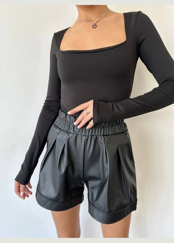 Женские шорты из матовой эко-кожи цвет черный р.50/52 448921 New Trend (282427025)