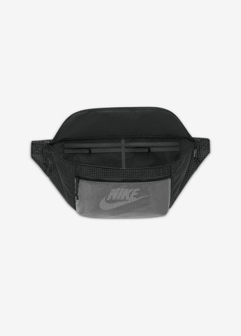Сумка на пояс (бананка) Tech Hip Pack CV1411-011 чорна Nike (280438232)