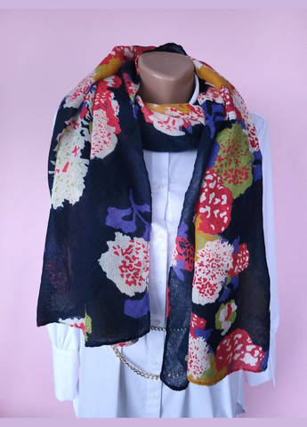 Шарф-палантин женский весна-осень в цветы 182х90 см Only (278652163)