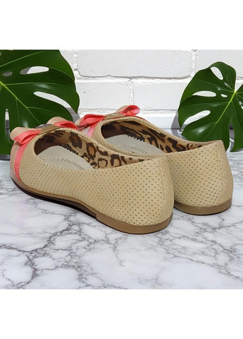 Бежевые классические туфли для девочки балетки в школу 1674 бежевый Lucky