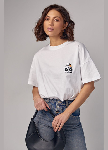 Біла літня жіноча футболка з вишивкою 241023 з коротким рукавом Lurex