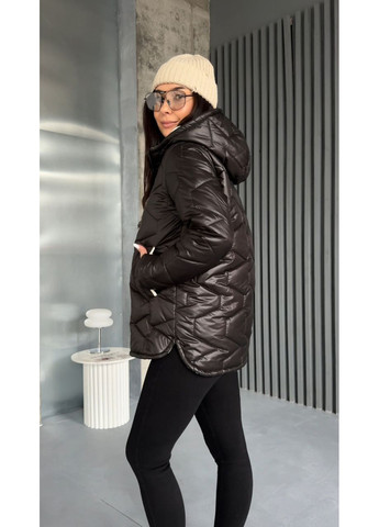 Черная демисезонная куртка 8125512 стеганная плащевка лакированная,силикон 200,с капюшоном на молнии двухсторонний Україна