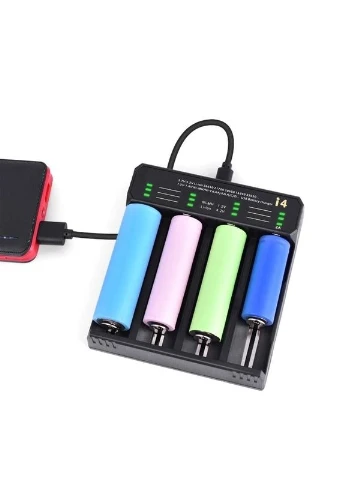 Зарядний пристрій Battery Charger with LED Indicator For 4 LED Black (ECDQ-I401) Essager US-CC090 T24 (385877746)