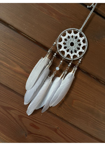 Мини/Авто-ловец снов бело-серый с перьями петуха. Оберег-подвеска в машину. Амулет на зеркало заднего вида Dream Studio (363057530)