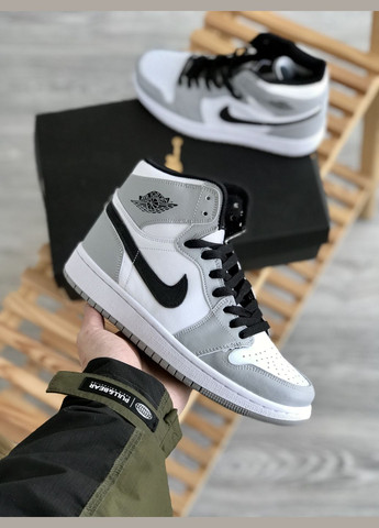 Серые всесезонные кроссовки мужские и женские nike jordan 1 retro smoke grey | найк аир джордан 1 ретро смоук серые No Brand
