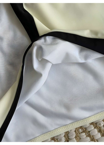 Білий літній жіночий літній білий суцільний купальник із чорним кантом No Brand