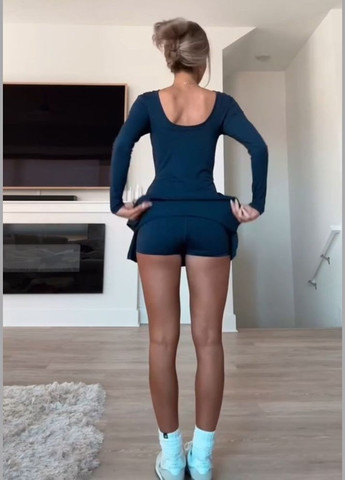 Облегающий женский комбинезон с длинным рукавом и минишортами. MonCher комбинезон-шорты тёмно-синий спортивный