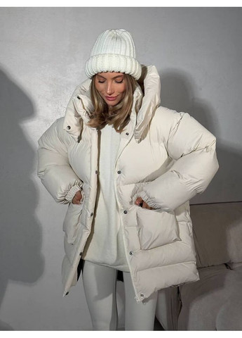 Молочная зимняя женская куртка пуфер beze long с карманами и съемным капюшоном (mil591) milirud