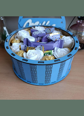 Подарунковий бокс мілка з солодощами та мильними трояндами на день закоханих 8 березня день народження (ar226) No Brand (324620638)