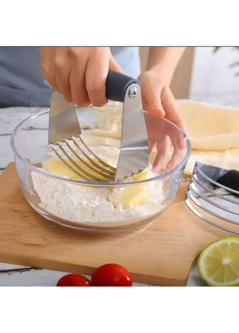 Резак для теста из нержавеющей стали с силиконовой ручкой для печенья и песочной крошки Kamille (322765929)