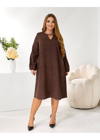 Коричневое кэжуал вельветовое платье-трапеция с объемным рукавом MonCher