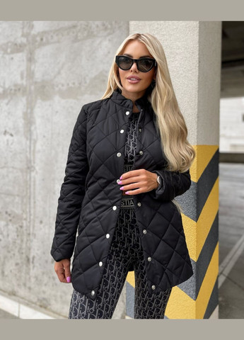 Чорна демісезонна ніжна подовжена курточка на кнопках та утеплювачі: синтепон 150, гарна чорна курточка з матової плащівки без капюшона. No Brand 1026-1