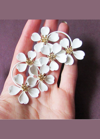 Крупные белые нежные серьги цветы, 10-861 Fashion Jewelry (336550599)