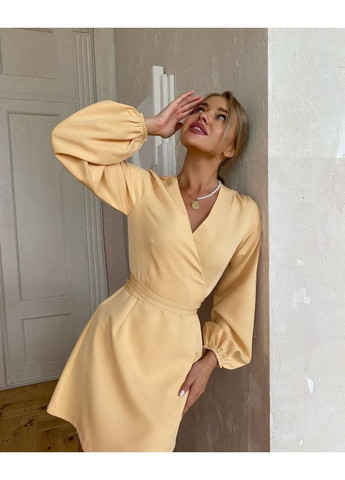 Жовтий вечірня приталена сукня на запах довжини міні на запах MonCher