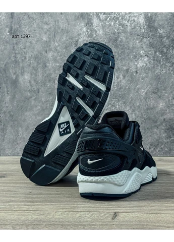 Черно-белые демисезонные кроссовки nike black/white No Brand Air Huarache