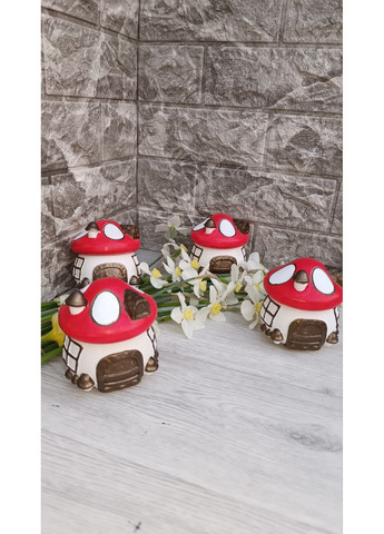 Свеча из соевого воска Грибочек-домик ручной работы с ароматом Полевые цветы No Brand (355692784)