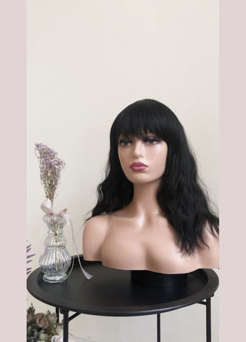 Парик чёрный каре с челкой волнистый волос 35 см KITTO HAIR (290707364)
