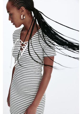 Комбинированное кэжуал платье в рубчик H&M однотонное