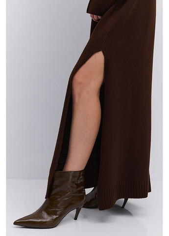 Коричнева вязана зимова сукня світло-сіра з високим коміром і розрізом збоку Arjen