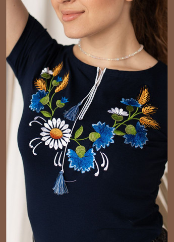 Вышитая женская футболка "Веночек" MEREZHKA (288644903)