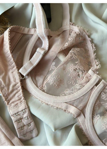 Пудровий комплект мереживний бюстгальтер та трусики-бразиліано 11830 пудровий Lanny Mode