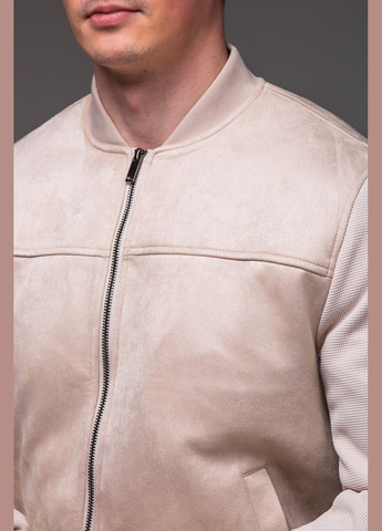 Молочна демісезонна стильна куртка-бомбер під замш Vakko