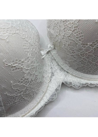 Белый бюстгальтер женский C&A с косточками