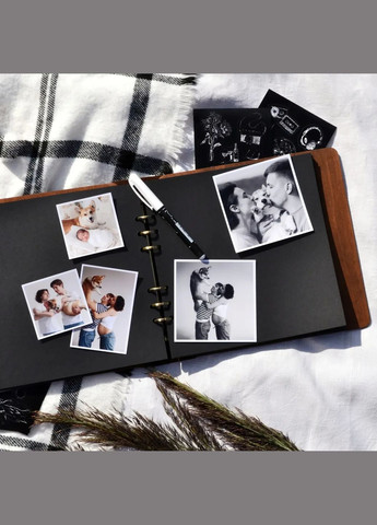 Крафтбук "Отпечаток" 23x23 со светлой обложкой и коричневыми страницами. Your Magnets (336954897)