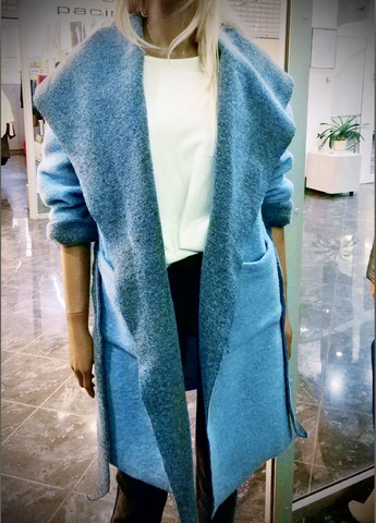 Блакитне демісезонне Пальто жіноче owersize Італія. No Brand