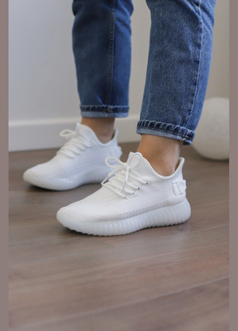 Білі осінні кросівки жіночі No Brand