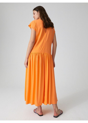 Помаранчева сукня Edited