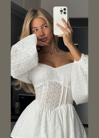 Білий вечірня, кежуал вишукана міні сукня декорована воланами з пишною спідницею Adelante однотонна