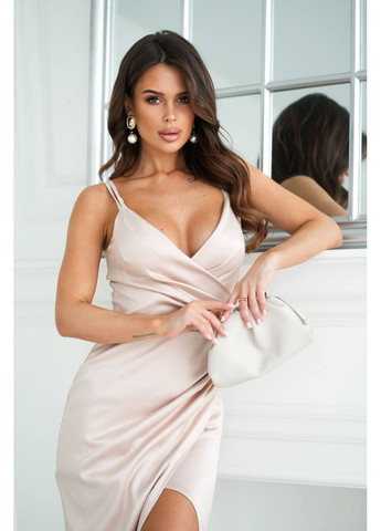 Бежевое праздничный, вечернее женское атласное платье макси на бретелях с разрезом на ноге MonCher