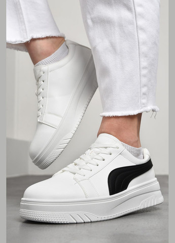 Белые демисезонные кроссовки женские бело-черного цвета на шнуровке Let's Shop