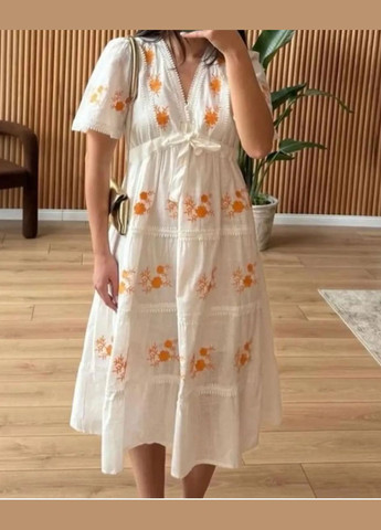 Біла літня бавовняна сукня вишиванка з помаранчевою вишивкою You Best (296560464)