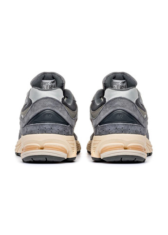 Сірі Осінні кросівки чоловічі dark grey cream, вьетнам New Balance 2002r
